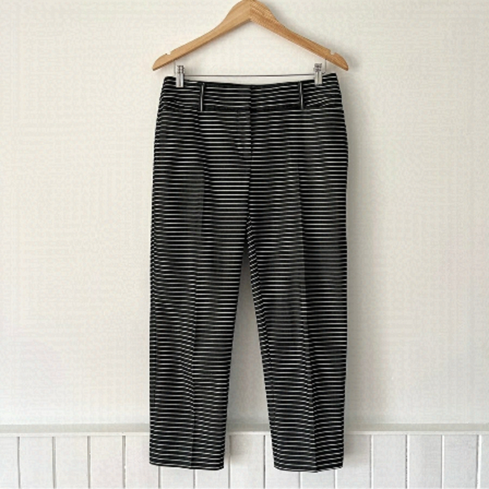 Ann Taylor Loft Julie Navy & White Striped Cropped Riviera Capri Pants Size 6